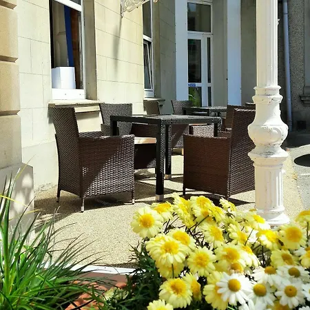 Victoria Hotel 3*